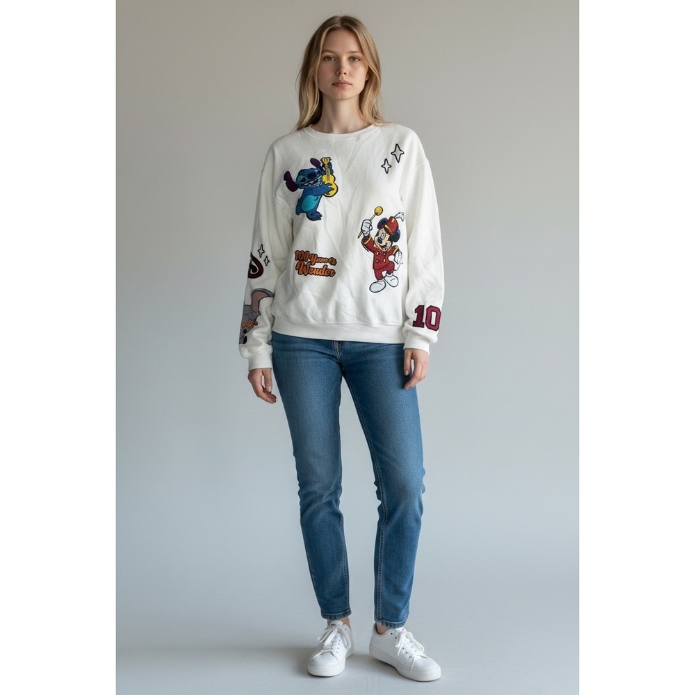 Disney 100 Years of Wonder Sweatshirt Women's Small White EUC Chenille Patch